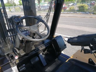 Four wheel front forklift Caterpillar GP40KL