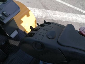 Four wheel front forklift Caterpillar GP40N