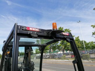 Four wheel front forklift Caterpillar GP40N