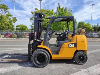 Four wheel front forklift Caterpillar GP40N