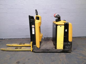 Low-level order picker Yale MO10L