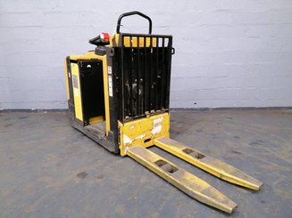 Low-level order picker Yale MO10L