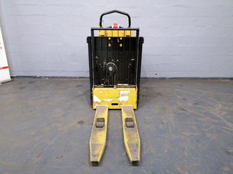 Low-level order picker Yale MO10L