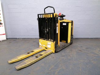Low-level order picker Yale MO10L