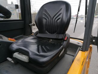 Three wheel front forklift Jungheinrich EFG215