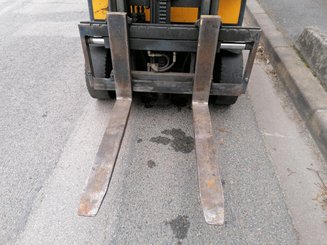 Three wheel front forklift Jungheinrich EFG215
