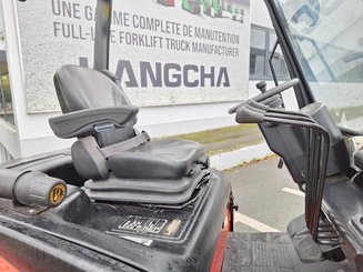 Four wheel front forklift Hangcha A4W25 - 13
