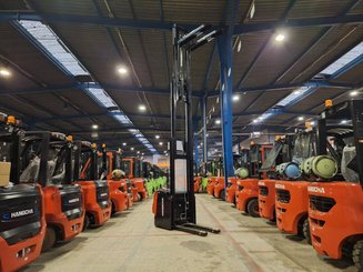 Stacker truck with folding platform Hangcha CDD16-AZ3S