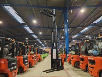 Stacker truck with folding platform Hangcha CDD16-AZ3S