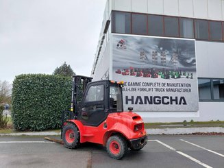 All-terrain forklift Hangcha TT30-2