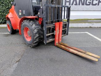 All-terrain forklift Hangcha TT30-2