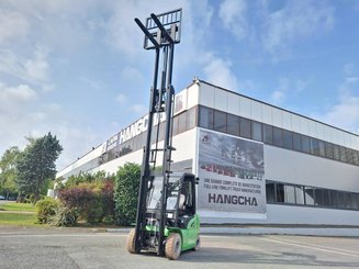 Four wheel front forklift Hangcha XC30i - 7