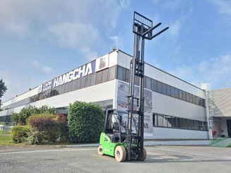 Four wheel front forklift Hangcha XC30i
