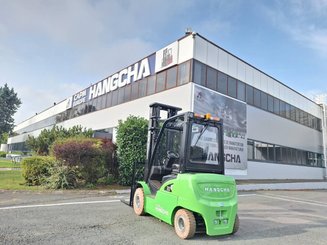 Four wheel front forklift Hangcha XC30i - 3