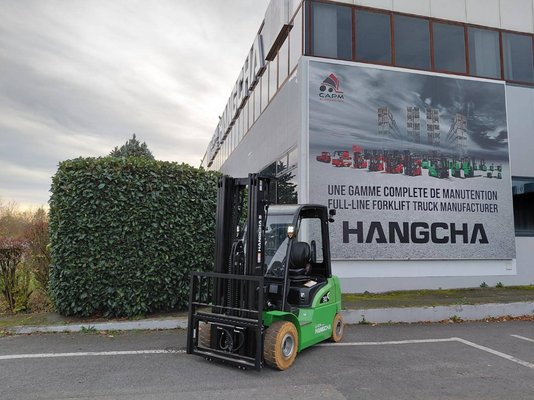 Four wheel front forklift Hangcha XC30i - 1