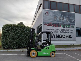 Four wheel front forklift Hangcha XC30i - 2