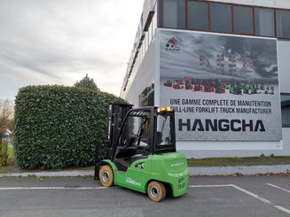 Four wheel front forklift Hangcha XC30i - 3