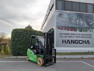 Four wheel front forklift Hangcha XC30i - 1