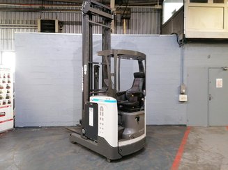 Reach truck UniCarriers COMPACT UND140 - 1