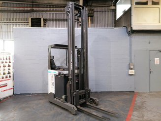 Reach truck UniCarriers COMPACT UND140 - 6