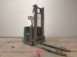 Stacker truck with folding platform Mitsubishi SBV12P - 2