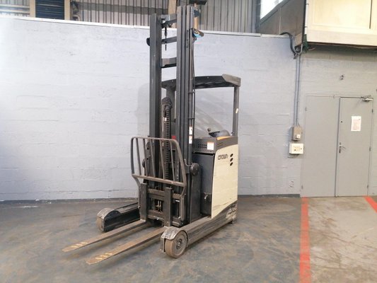 Reach truck Crown ESR5240-1.4 - 1