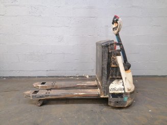 Pedestrian pallet truck Crown WP2315 - 1