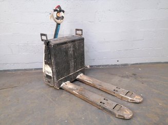 Pedestrian pallet truck Crown WP2315 - 6
