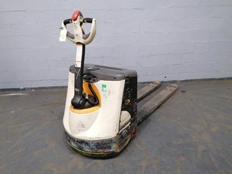 Pedestrian pallet truck Crown WP3020 - 4
