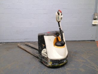Pedestrian pallet truck Crown WP3020 - 2