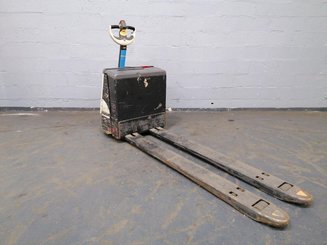 Pedestrian pallet truck Crown WP3020 - 6