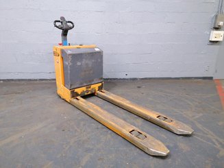 Pedestrian pallet truck OMG 330K - 6