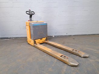Pedestrian pallet truck OMG 330K - 1