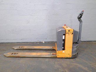 Pedestrian pallet truck OMG 330K - 5