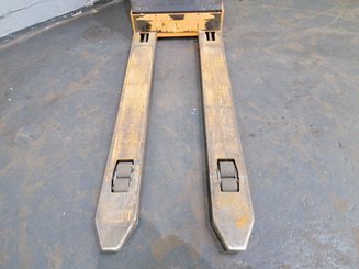 Pedestrian pallet truck OMG 330K - 7