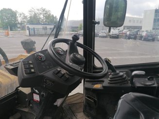 Articulated loader Caterpillar 904B