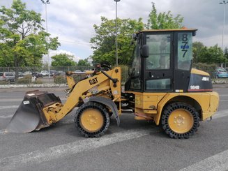 Articulated loader Caterpillar 904B