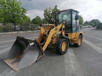 Articulated loader Caterpillar 904B