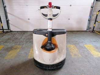 Pedestrian pallet truck Crown WP3015 - 3