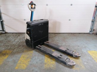 Pedestrian pallet truck Crown WP3015 - 6