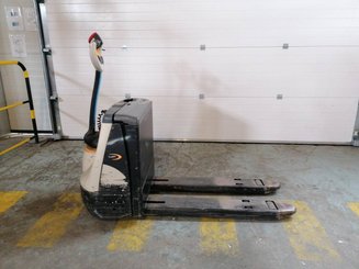 Pedestrian pallet truck Crown WP3015 - 5