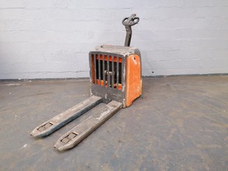 Pedestrian pallet truck OMG 316KN - 1