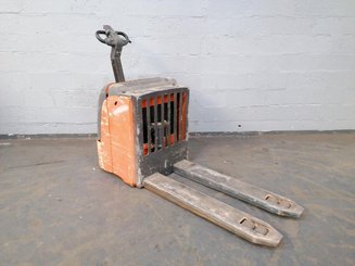 Pedestrian pallet truck OMG 316KN - 6