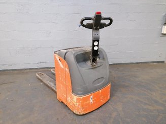 Pedestrian pallet truck OMG 316KN - 2