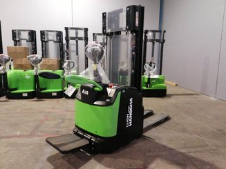 Stand-on pallet stacker Hangcha CDD16-AC1S-I - 1