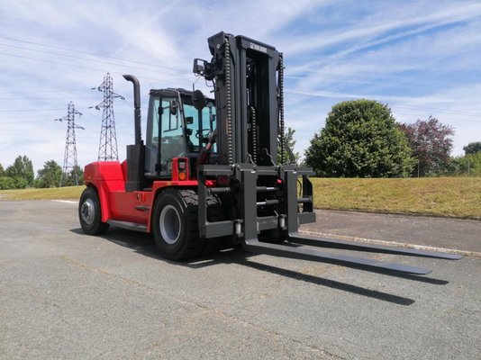 Four wheel front forklift Kalmar DCG160-12 - 1