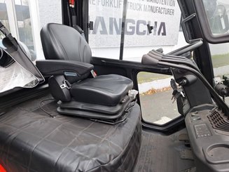 Four wheel front forklift Hangcha XF25G - 12