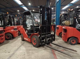 Four wheel front forklift Hangcha XF25G - 1