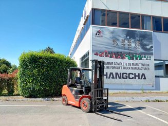 Four wheel front forklift Hangcha XF25D