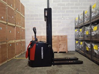 Stacker truck with folding platform Hangcha CDD16-AZ3S